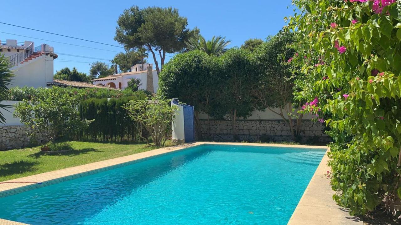 Beautiful Villa With Pool, Barbecue, And Garden 哈维亚 外观 照片