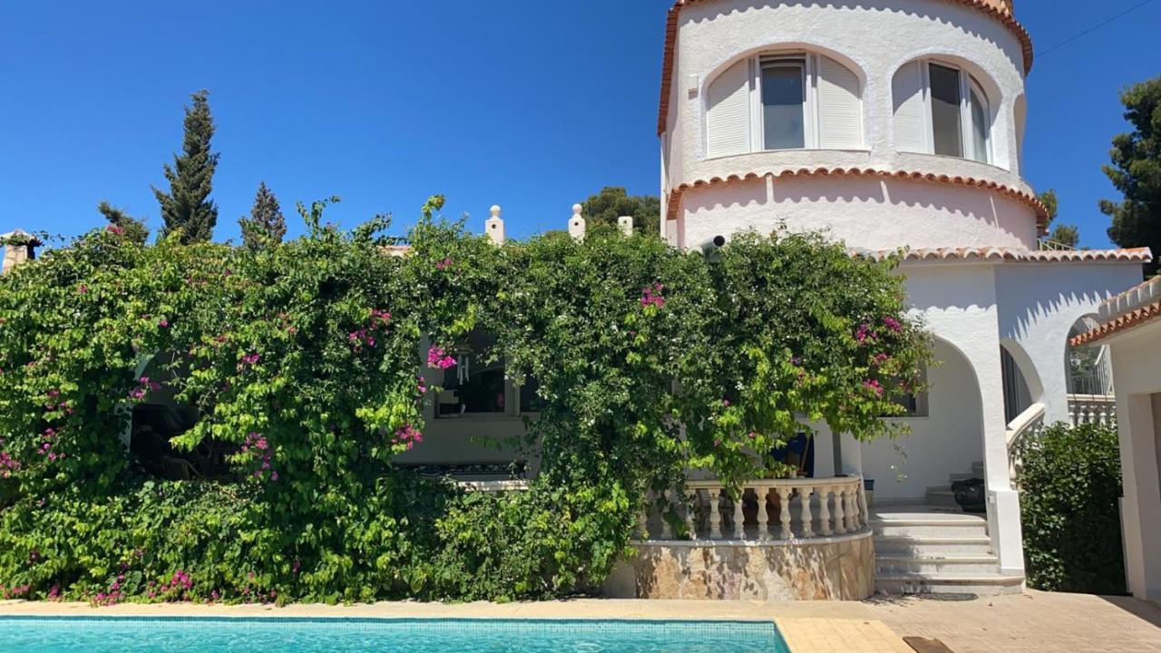 Beautiful Villa With Pool, Barbecue, And Garden 哈维亚 外观 照片