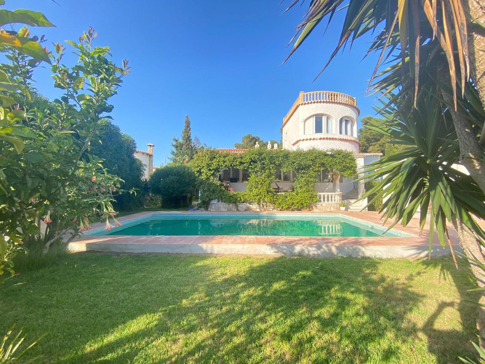 Beautiful Villa With Pool, Barbecue, And Garden 哈维亚 外观 照片